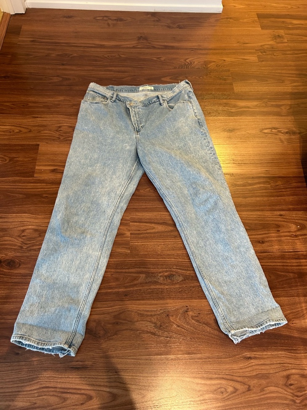 Abercrombie 90s Straight Ultra High Rise Blue Women’s Jeans